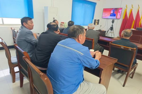 金集镇鲍岗村：组织观看《从心出发》