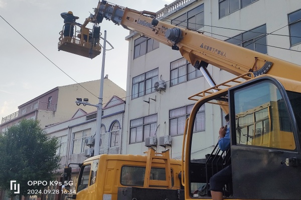 界牌社区路灯亮化工程暖民心