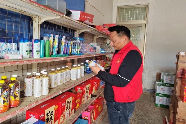 南尖回民村组织党员志愿者开展食品安全主题宣传活动