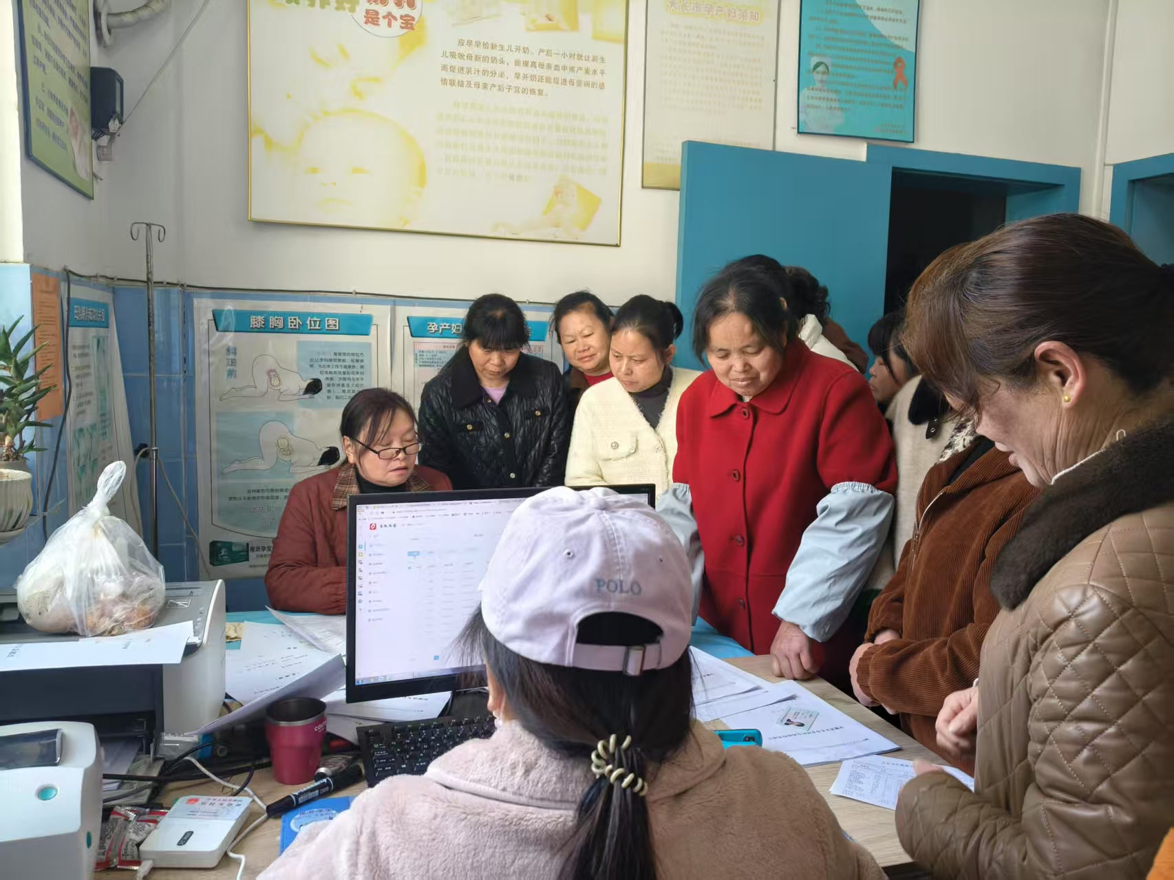 石梁镇十八集社区：暖心关爱，呵护健康