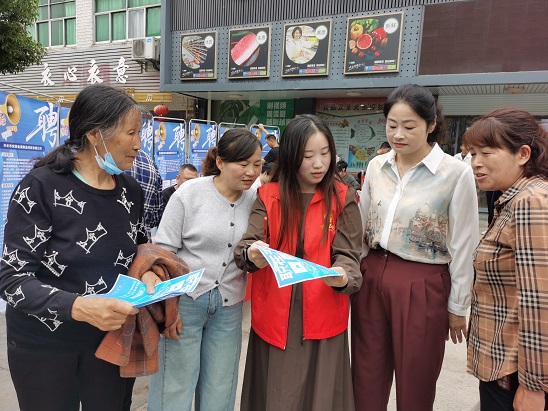 石梁镇：赶集招聘会为群众搭建就业服务新平台