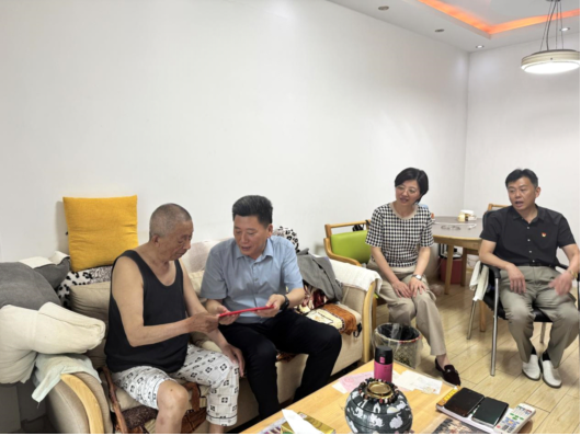 广陵街道：情暖七一送关怀  组织慰问暖人心