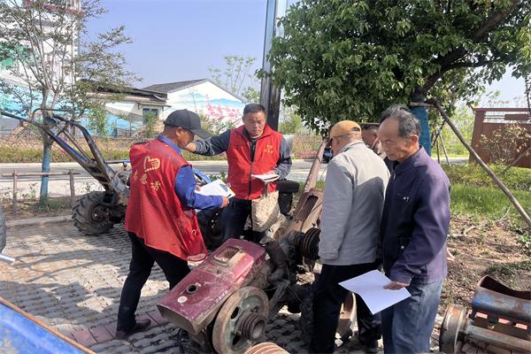 新街镇峰阳村：农机报废有补贴 更新换代正当时