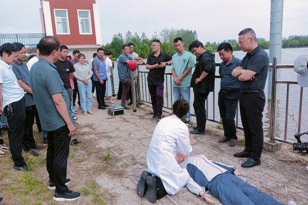 “筑牢防线，远离溺水”——新街镇开展防溺水应急救援演练活动