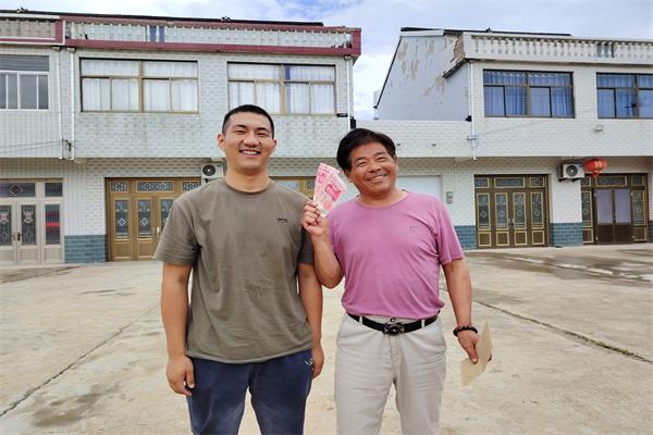 龙南村开展退役军人及现役军人家属慰问活动