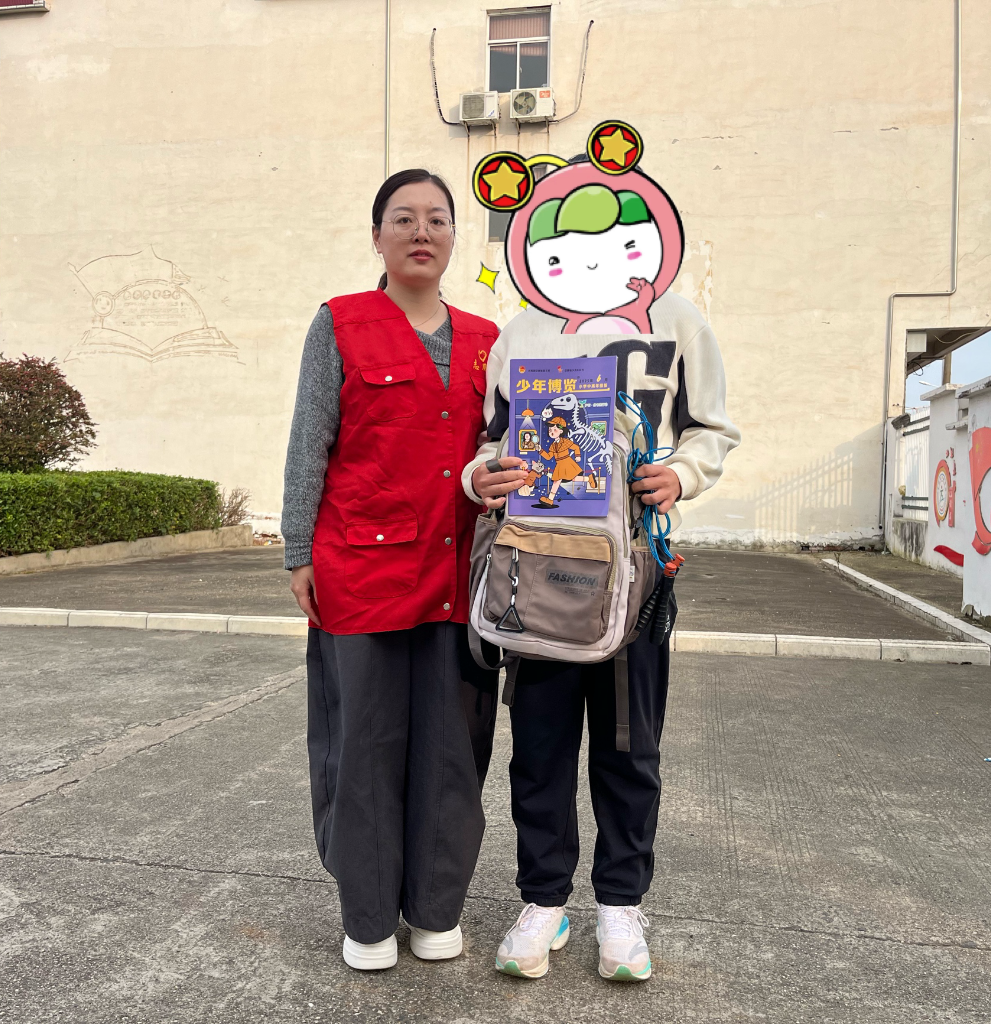 小礼包传递大关爱——团省委“三下乡”行动为秦栏镇留守儿童长效赋能