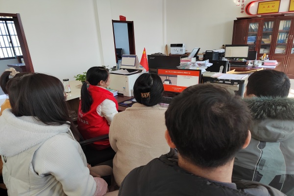 深入学习全国两会精神宣讲，凝聚奋进力量