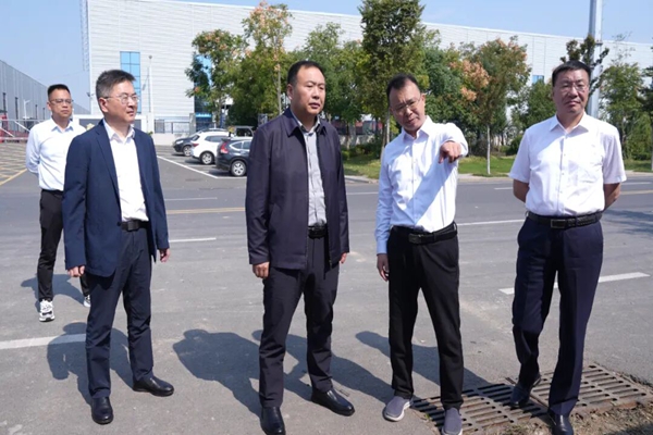 张秀山调研重点项目建设情况