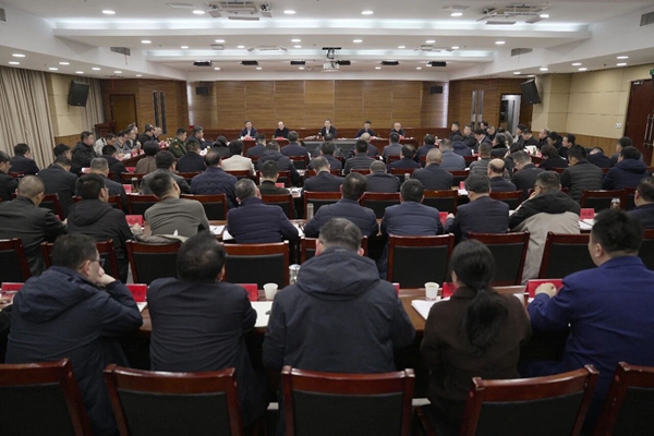 张秀山主持召开3月份市委常委碰头会暨市委农村工作会议