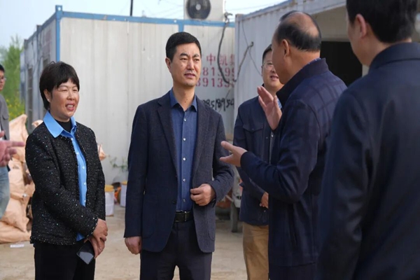 阚绪瑞调研重点项目建设