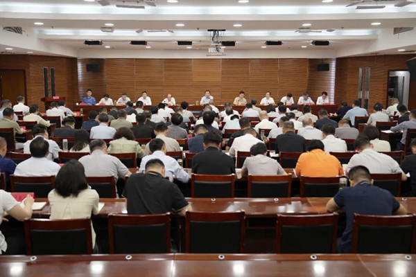 张秀山主持召开6月份市委常委碰头会